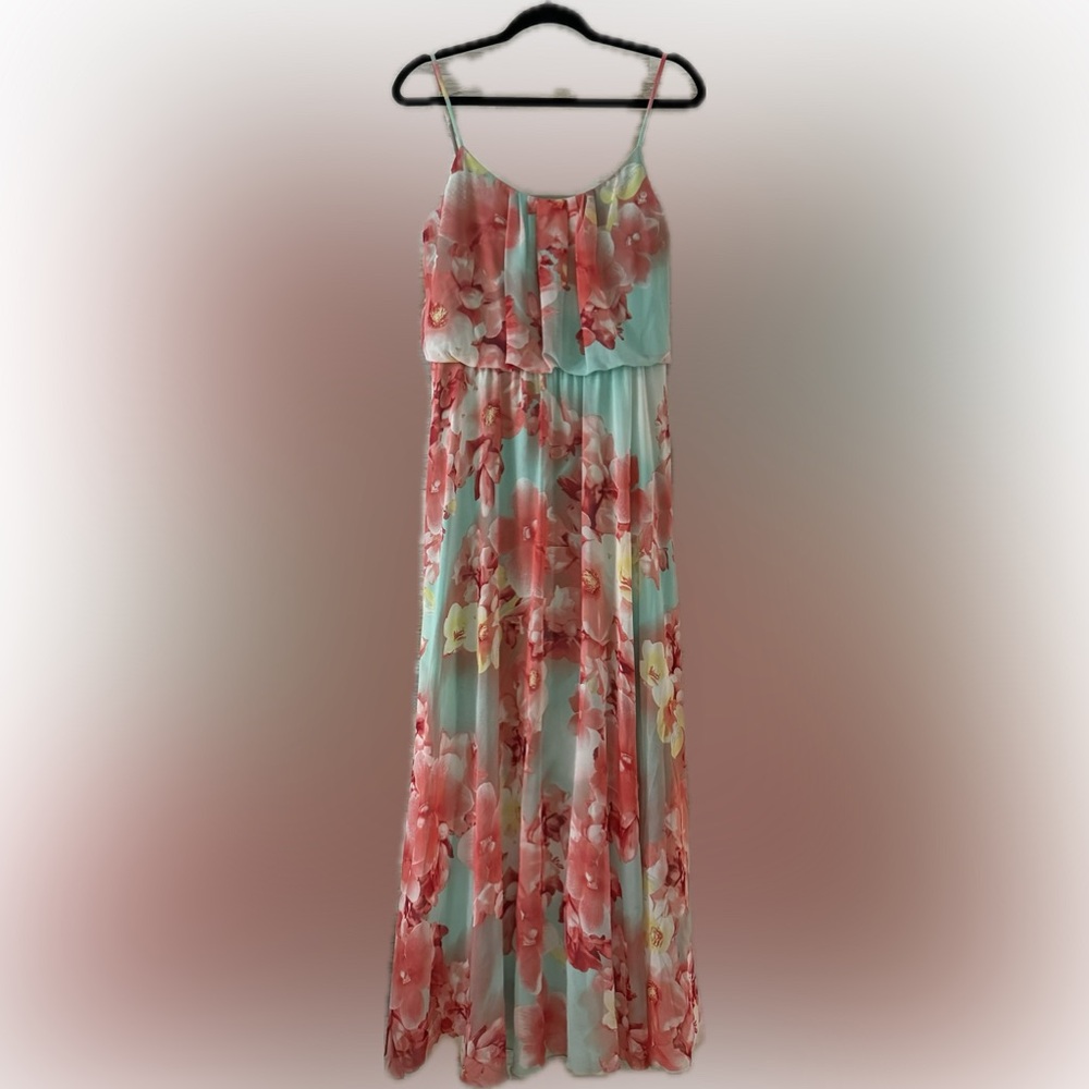 Beautiful floral Bisou Bisou dress